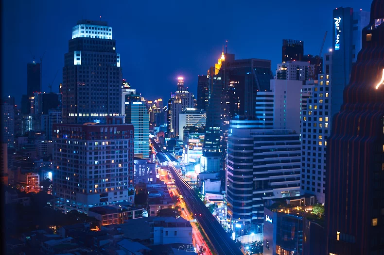 Holiday Inn Bangkok Sukhumvit King Bed Standard City View High Floor